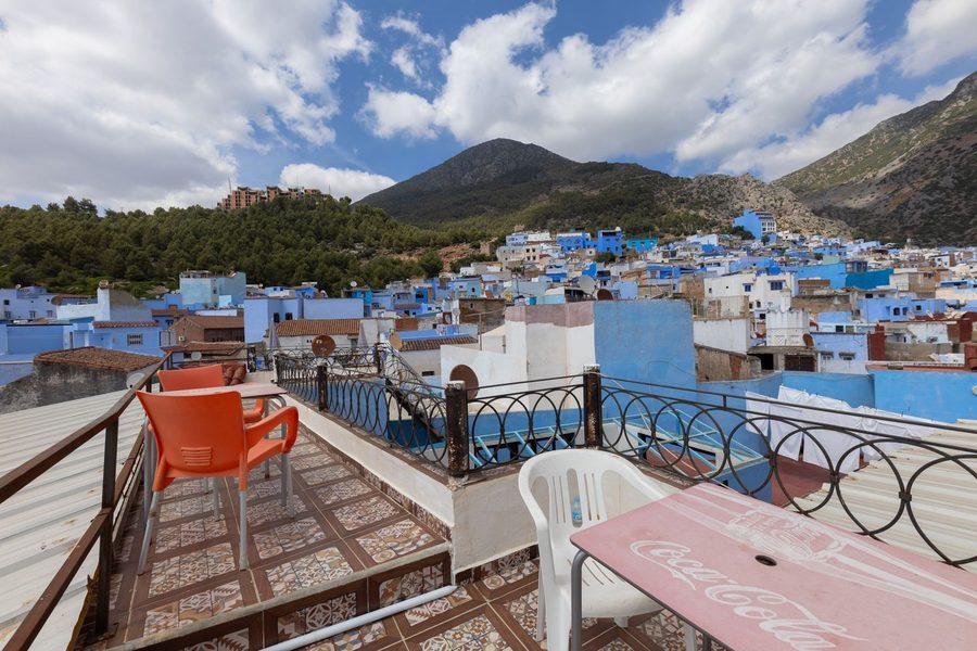 Terrasse panoramique du riad face aux montagnes du Rif