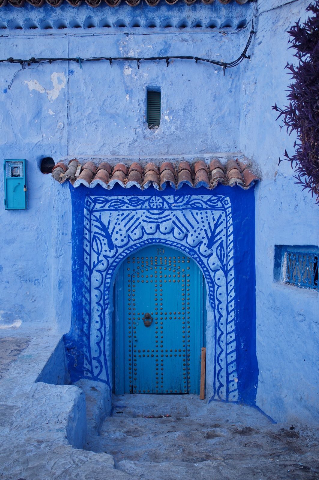 Porte traditionnelle sculptée