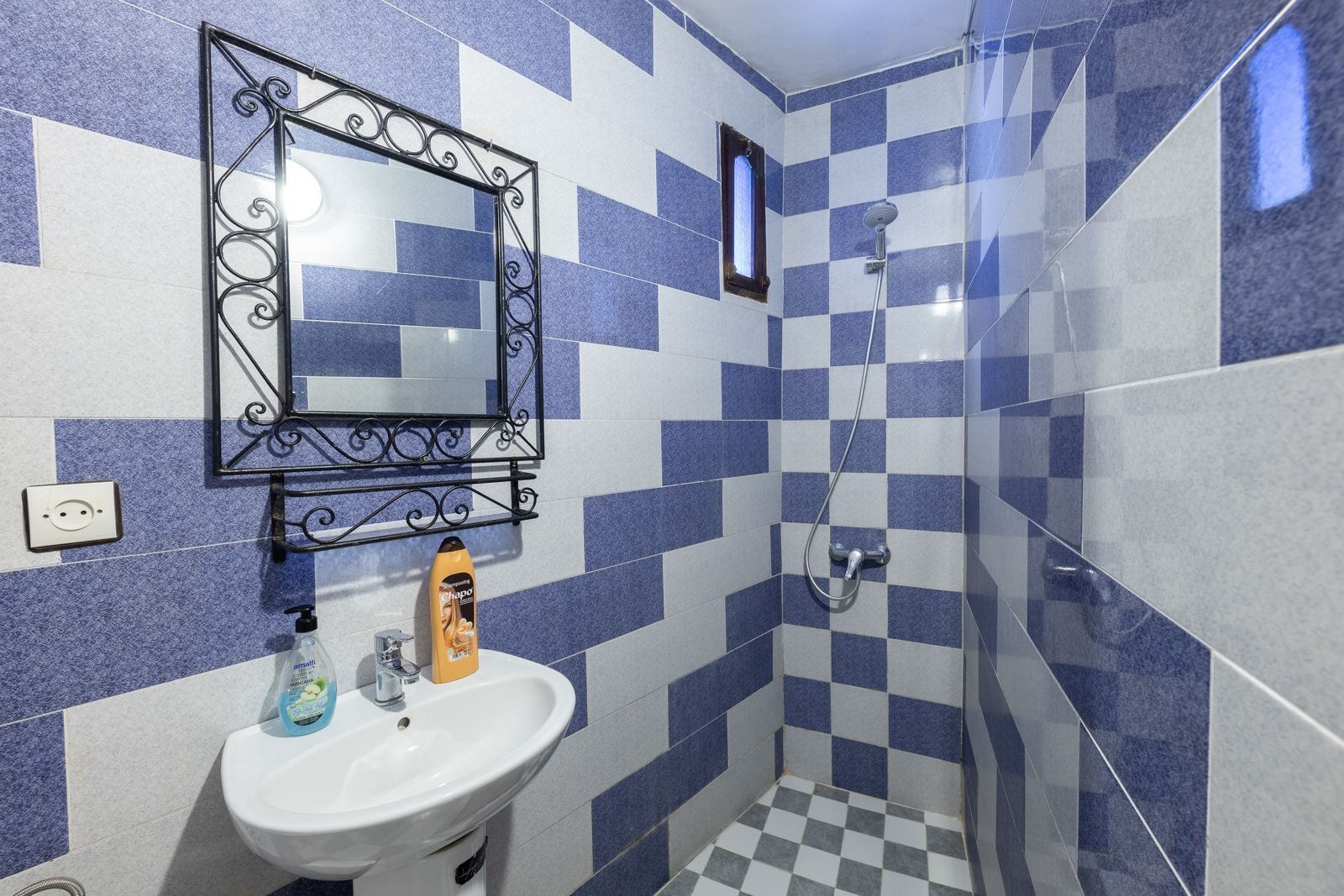 Double Room — Photo 2
