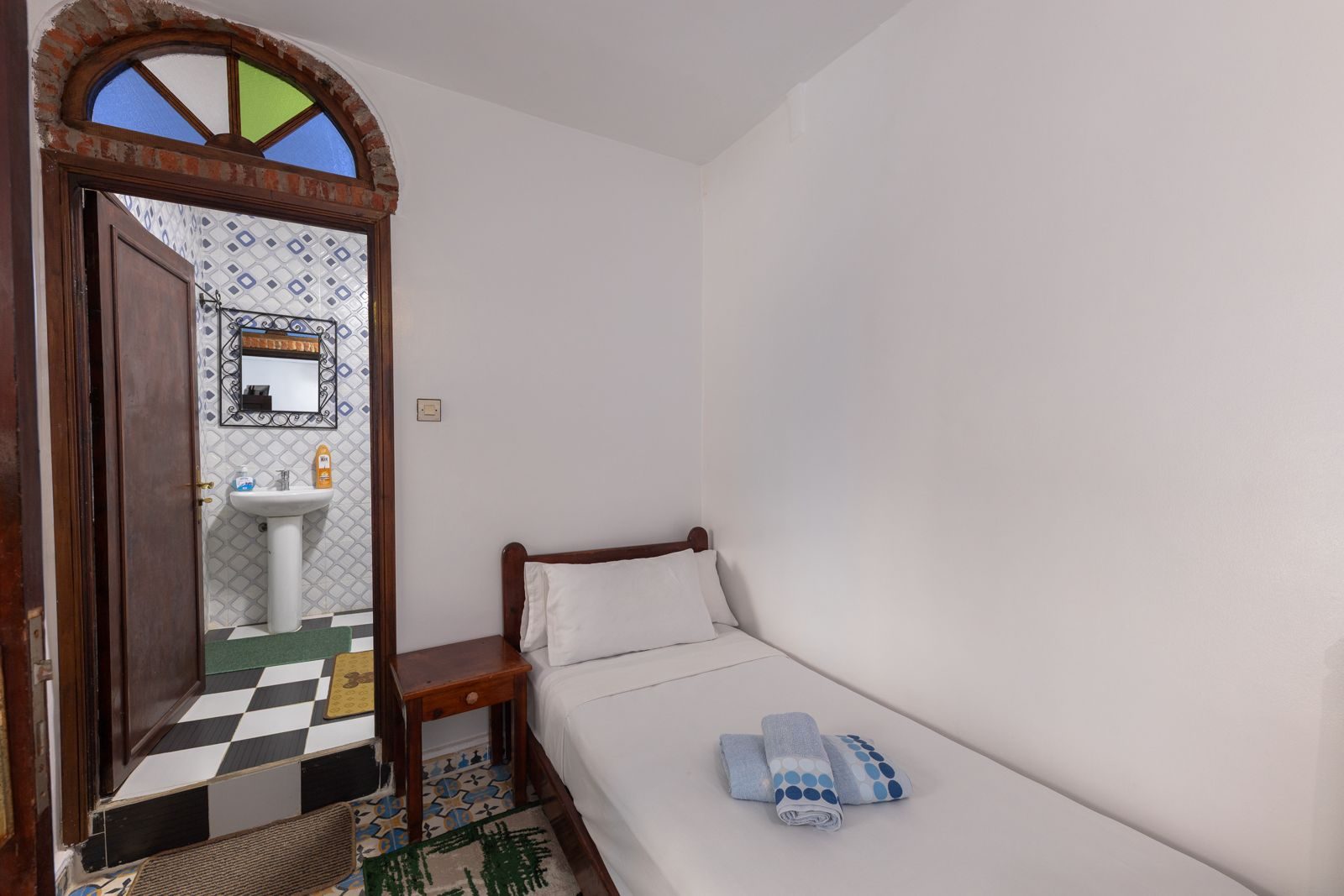 Room Suite — Photo 2